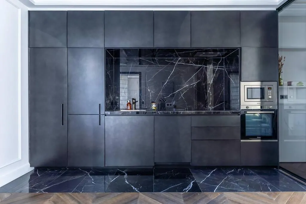 Elysees Gem 2-Bedroom Paris