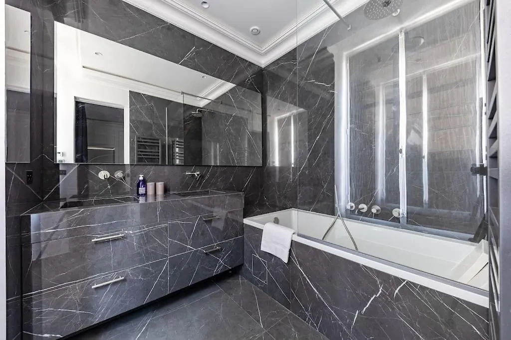 Appartement Elysees Gem 2-Bedroom Paris